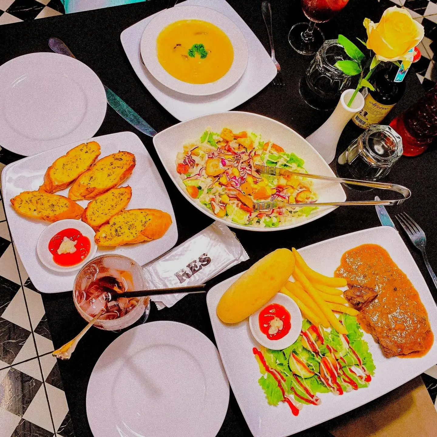 RES Beefsteak, gợi &yacute; ho&agrave;n hảo cho bữa tối l&atilde;ng mạn tại th&agrave;nh phố sương mờ 5