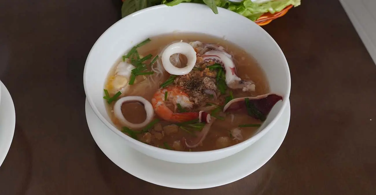 Hủ tiếu Mực A Bổ, quán quen của bao tín đồ sành ăn tại Bảo Lộc
