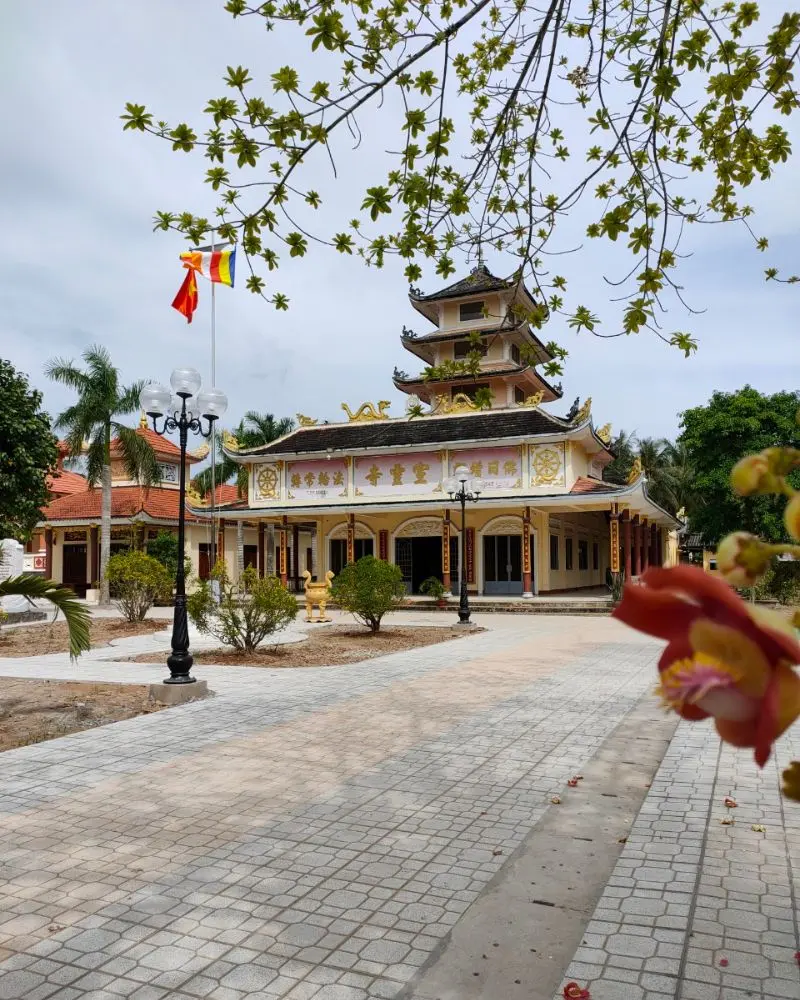 Ch&ugrave;a Tuy&ecirc;n Linh, trung t&acirc;m Phật gi&aacute;o lớn tại Bến Tre 4