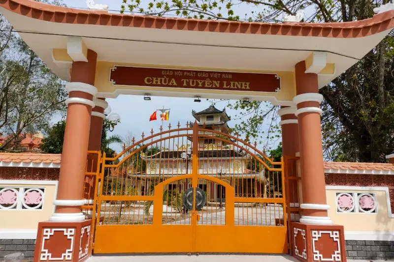 Ch&ugrave;a Tuy&ecirc;n Linh, trung t&acirc;m Phật gi&aacute;o lớn tại Bến Tre 2