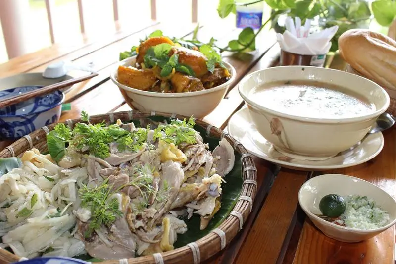 Đến Vườn tr&aacute;i c&acirc;y Ho&agrave;ng Tuấn thưởng thức đại tiệc hoa quả 8