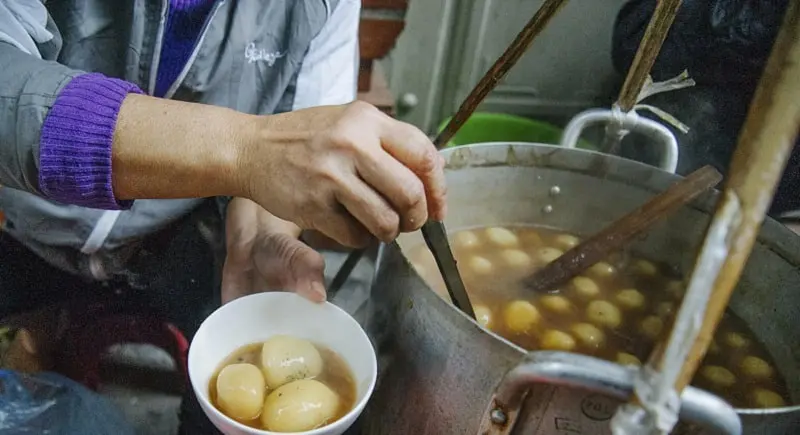 Gh&eacute; Chợ Bến Tre kh&aacute;m ph&aacute; c&aacute;c m&oacute;n ăn vặt thơm ngon trứ danh 3