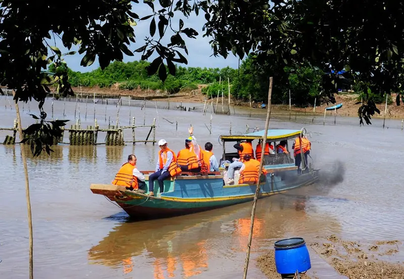 Gh&eacute; N&ocirc;ng trại Người Giữ Rừng kh&aacute;m ph&aacute; thi&ecirc;n nhi&ecirc;n xứ dừa 5