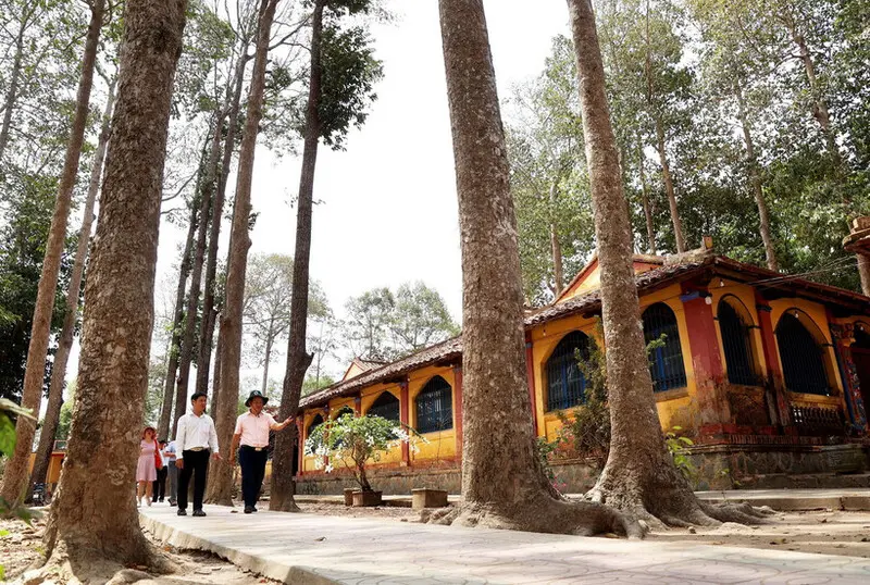 Kh&aacute;m ph&aacute; Đ&igrave;nh Ph&uacute; Lễ với kiến tr&uacute;c đậm n&eacute;t văn h&oacute;a ở Bến Tre 2