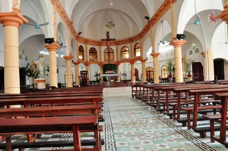 Nh&agrave; thờ La M&atilde; Bến Tre, trung t&acirc;m h&agrave;nh hương nổi tiếng 4