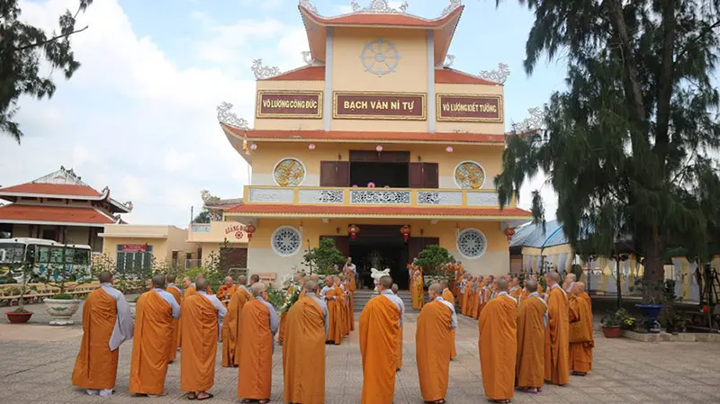 Top ch&ugrave;a nổi tiếng ở Bến Tre nhất định n&ecirc;n gh&eacute; thăm một lần 7