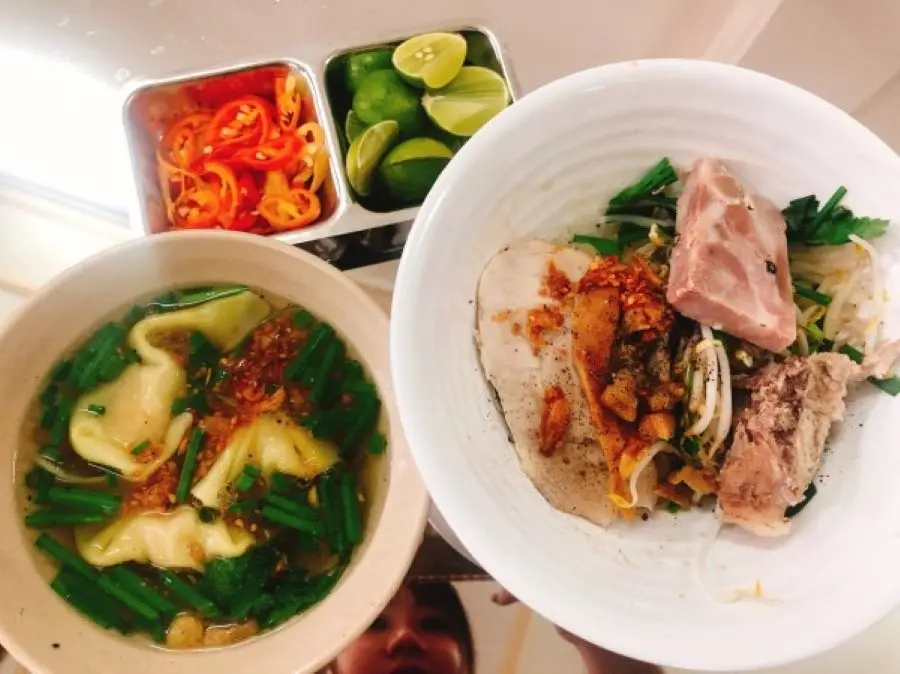 Hủ Tiếu Pate độc lạ, ngon ngất ng&acirc;y tại xứ sở dừa 3