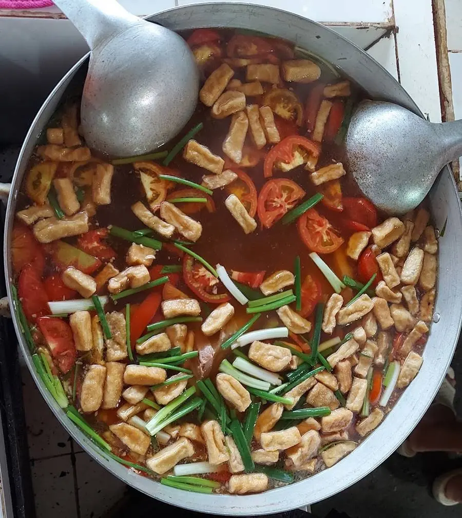 Thưởng thức b&uacute;n ri&ecirc;u T&uacute; Điền đậm đ&agrave; hương vị miền T&acirc;y 3