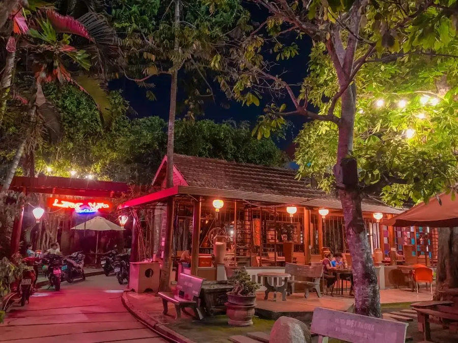 Top qu&aacute;n cafe s&acirc;n vườn tại Bến Tre sở hữu khung cảnh y&ecirc;n b&igrave;nh, thơ mộng 4