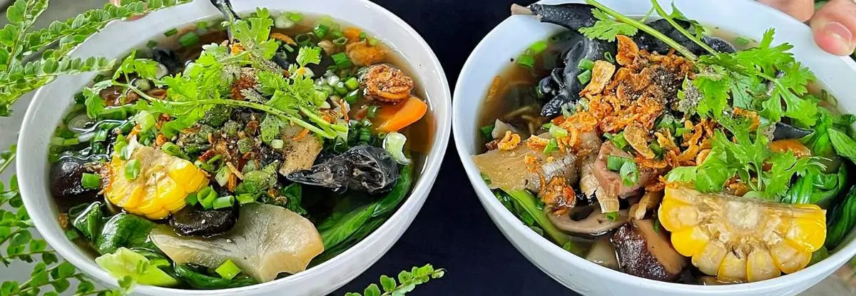Mì Gà Tiềm Nhà gỗ, món ăn bổ dưỡng bạn nên thử