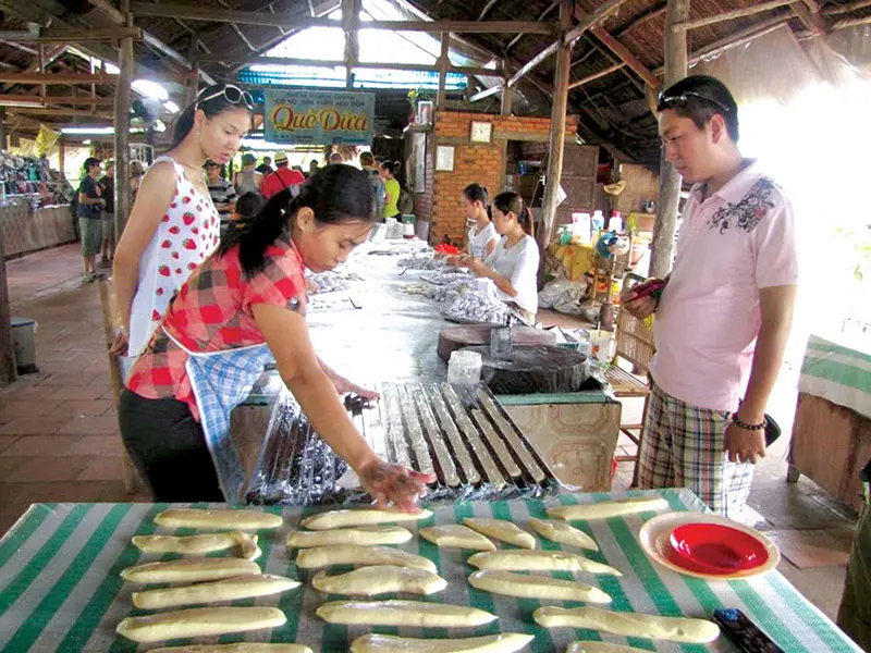Nghề l&agrave;m kẹo dừa Bến Tre, n&eacute;t đẹp truyền thống qua bao thế hệ 5