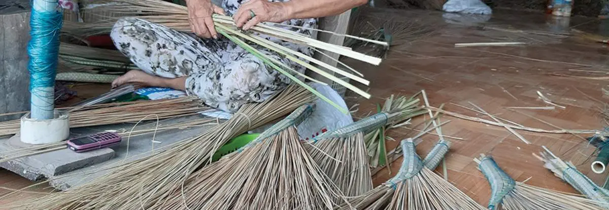 Làng nghề chổi bó Mỹ An, giữ trọn nét đẹp hồn quê