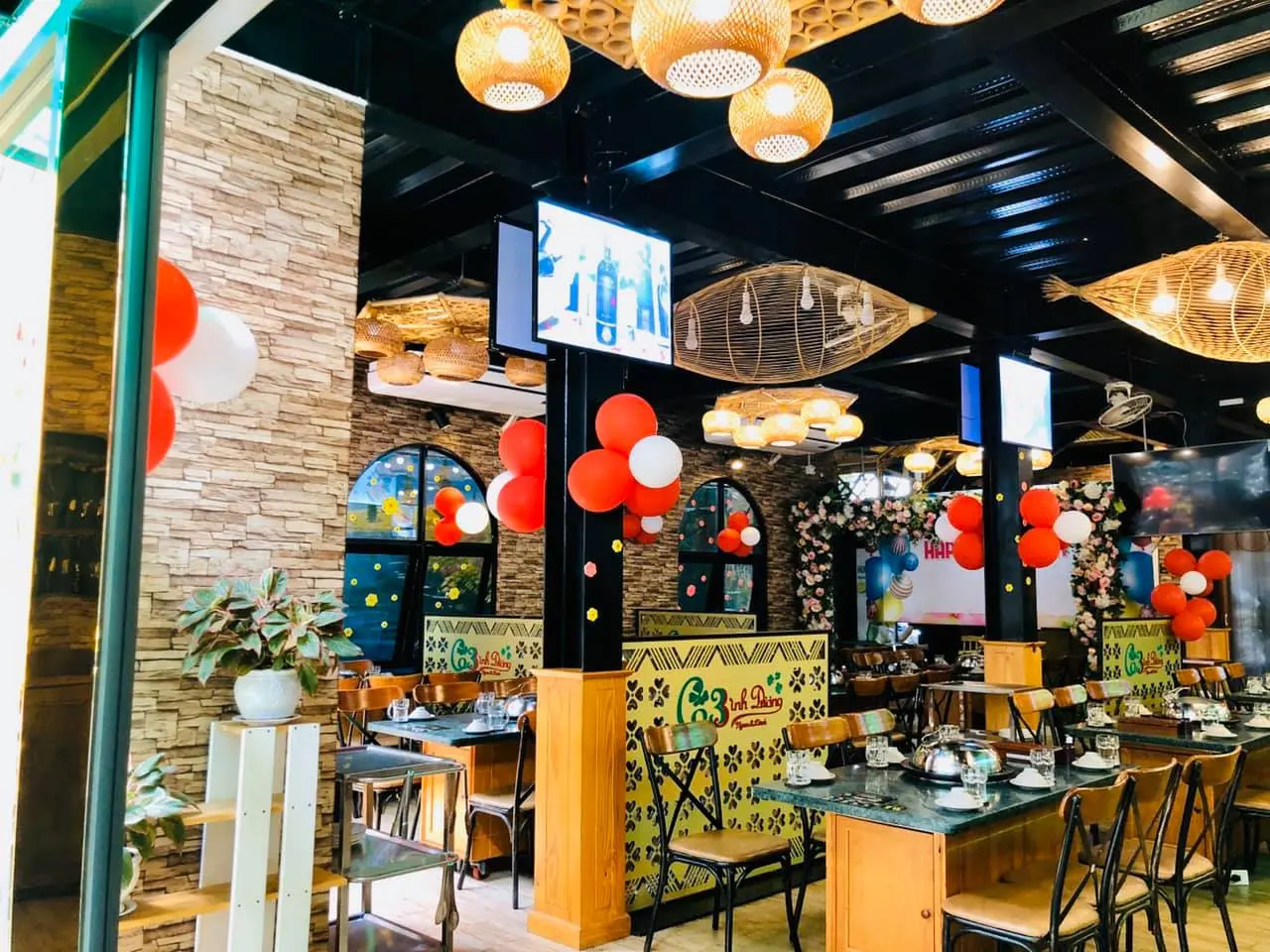 Ẩm thực C&ocirc; 3 B&igrave;nh Dương với phong c&aacute;ch hấp thuỷ nhiệt độc đ&aacute;o 5