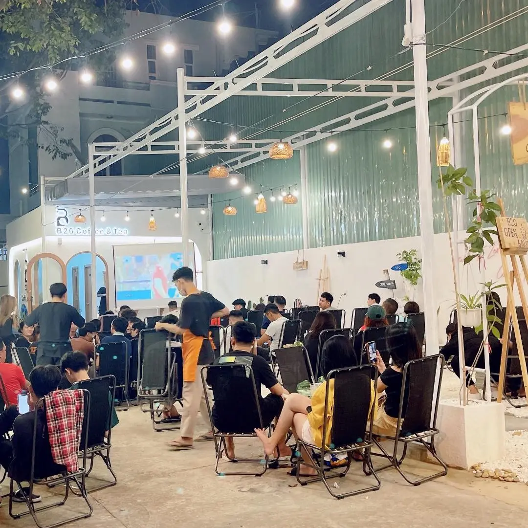 B20 Coffee Tea quán cà ph&ecirc; được giới trẻ Bình Dương săn đón 6