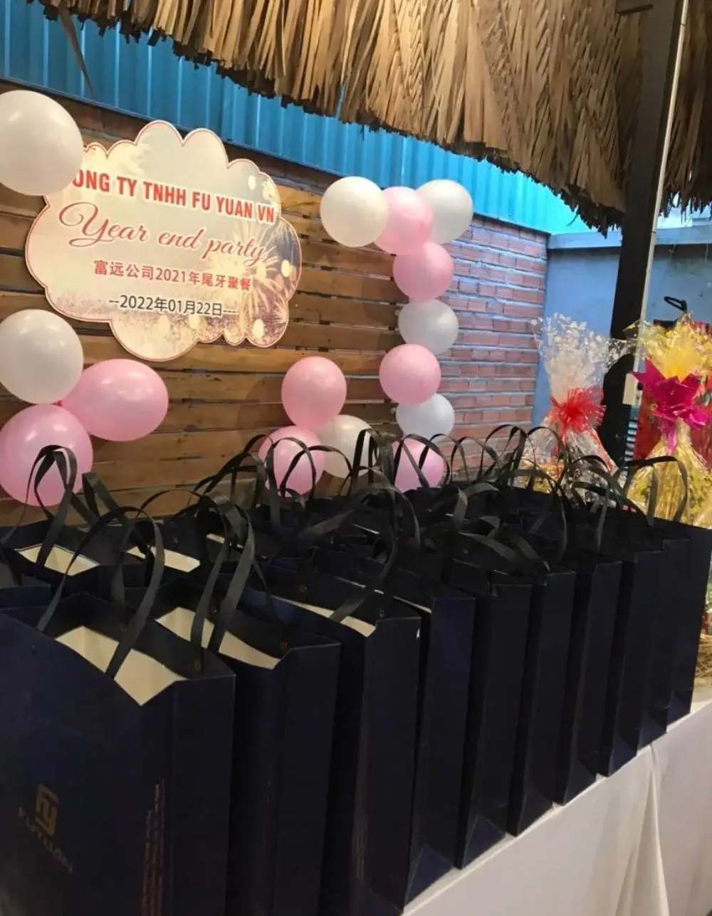 Đến Chiều Nay Qu&aacute;n thưởng thức bữa ăn gia đ&igrave;nh ấm c&uacute;ng 6