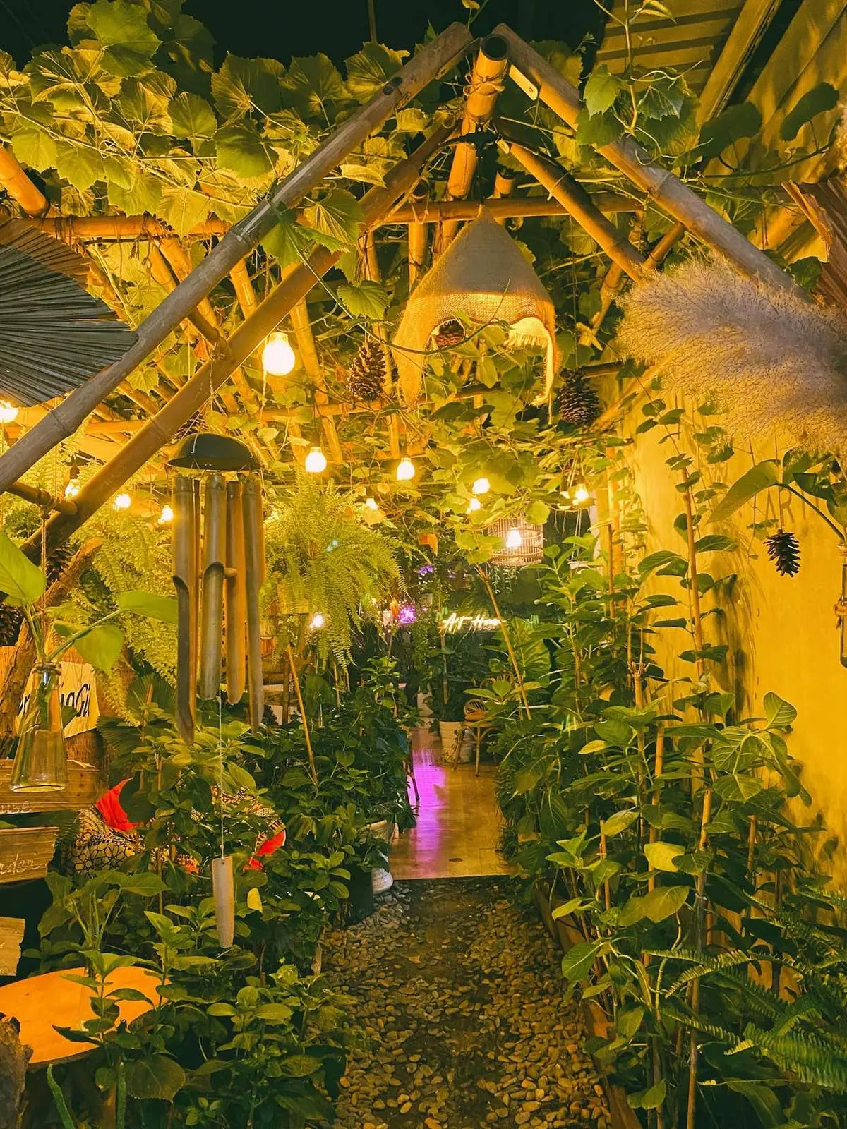 Đến ngay Art House Coffee như lạc v&agrave;o studio xịn s&ograve; 7