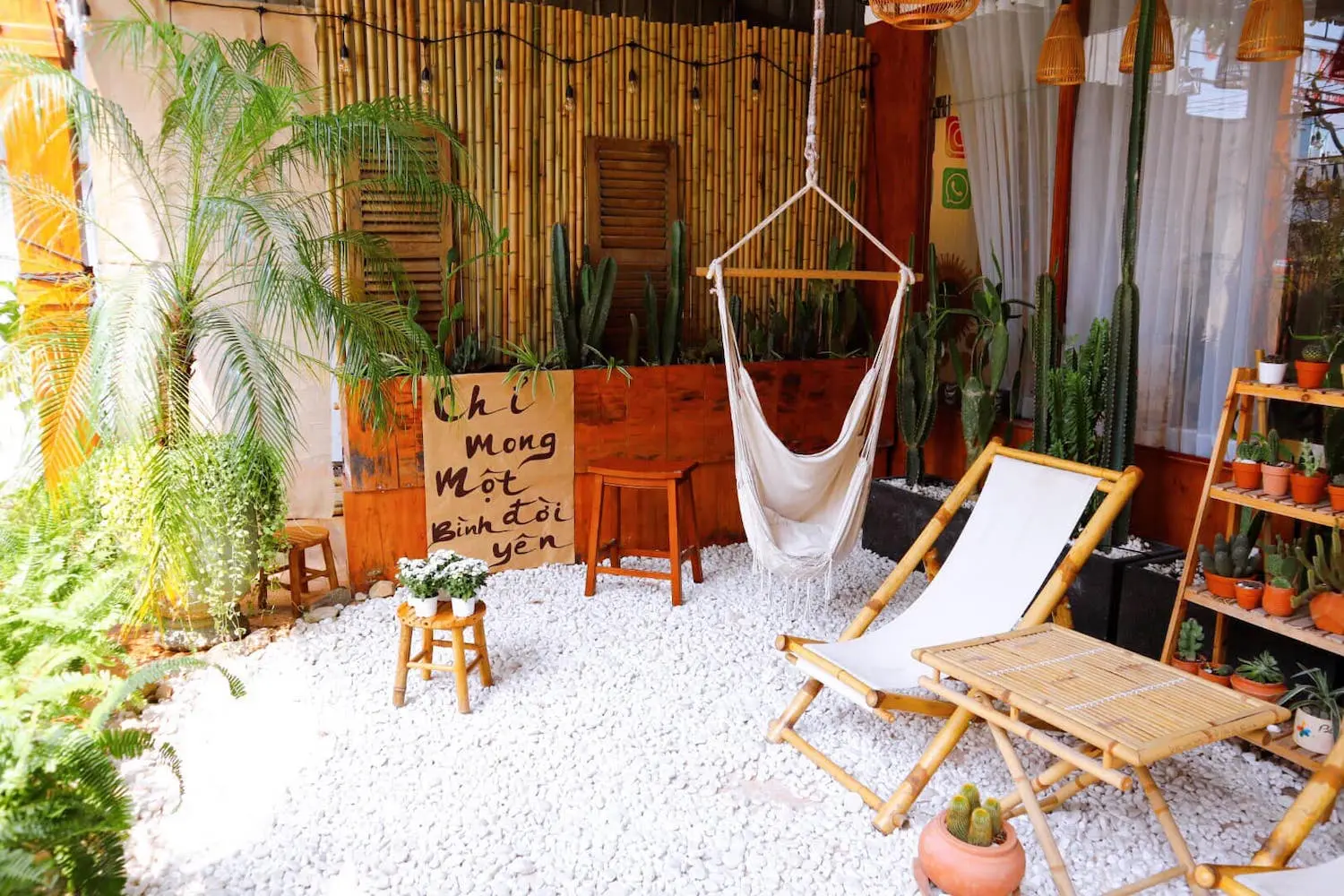 Đến ngay Art House Coffee như lạc v&agrave;o studio xịn s&ograve; 4