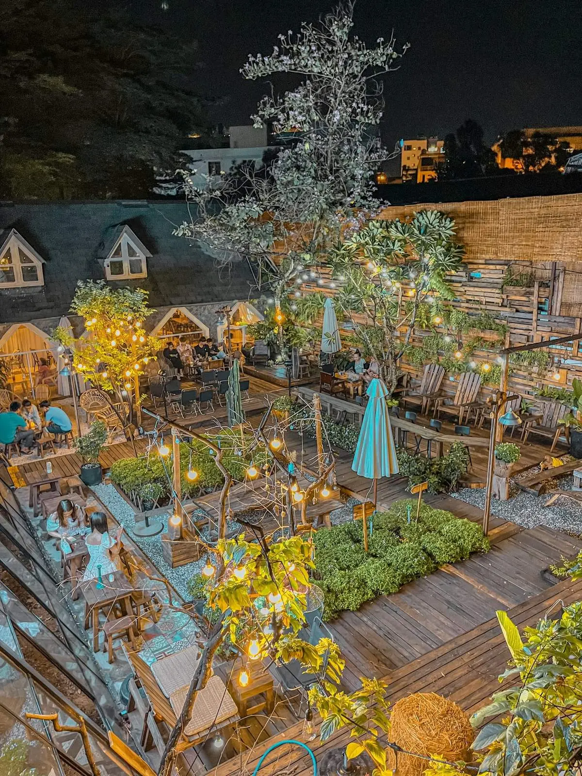 Đến ngay D'LatCha Tea Bistro đậm chất của một Đ&agrave; Lạt thu nhỏ 4