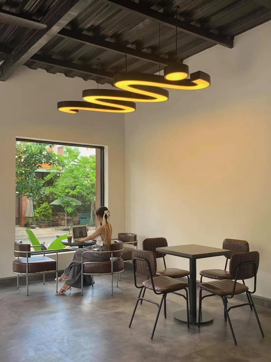 Đến ngay Mood Coffee thưởng thức menu ngọt ng&agrave;o, săn view cực ngầu 7
