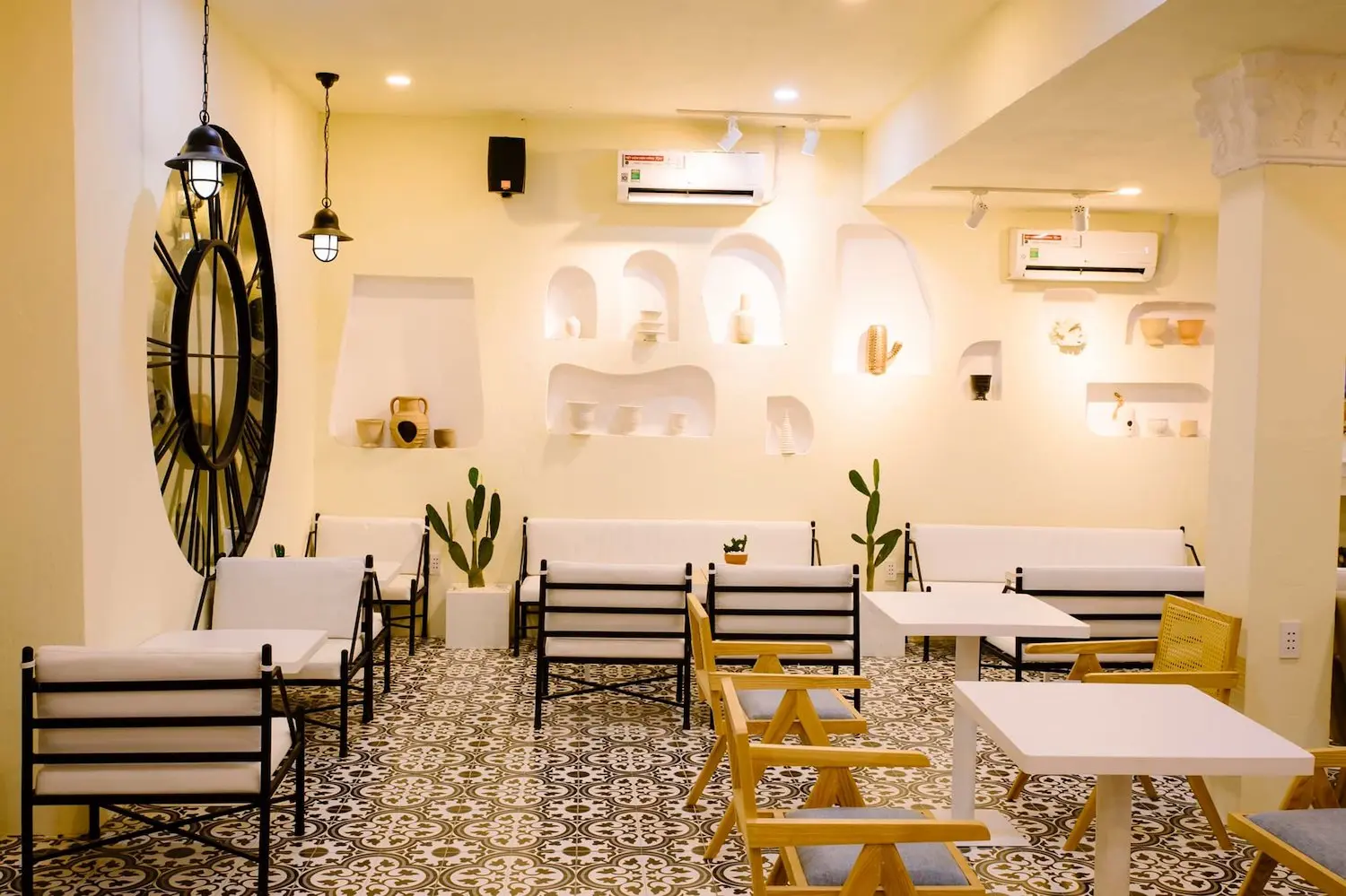 Kh&aacute;m ph&aacute; Otis Coffee như được lạc v&agrave;o một Ma Rốc thu nhỏ 10