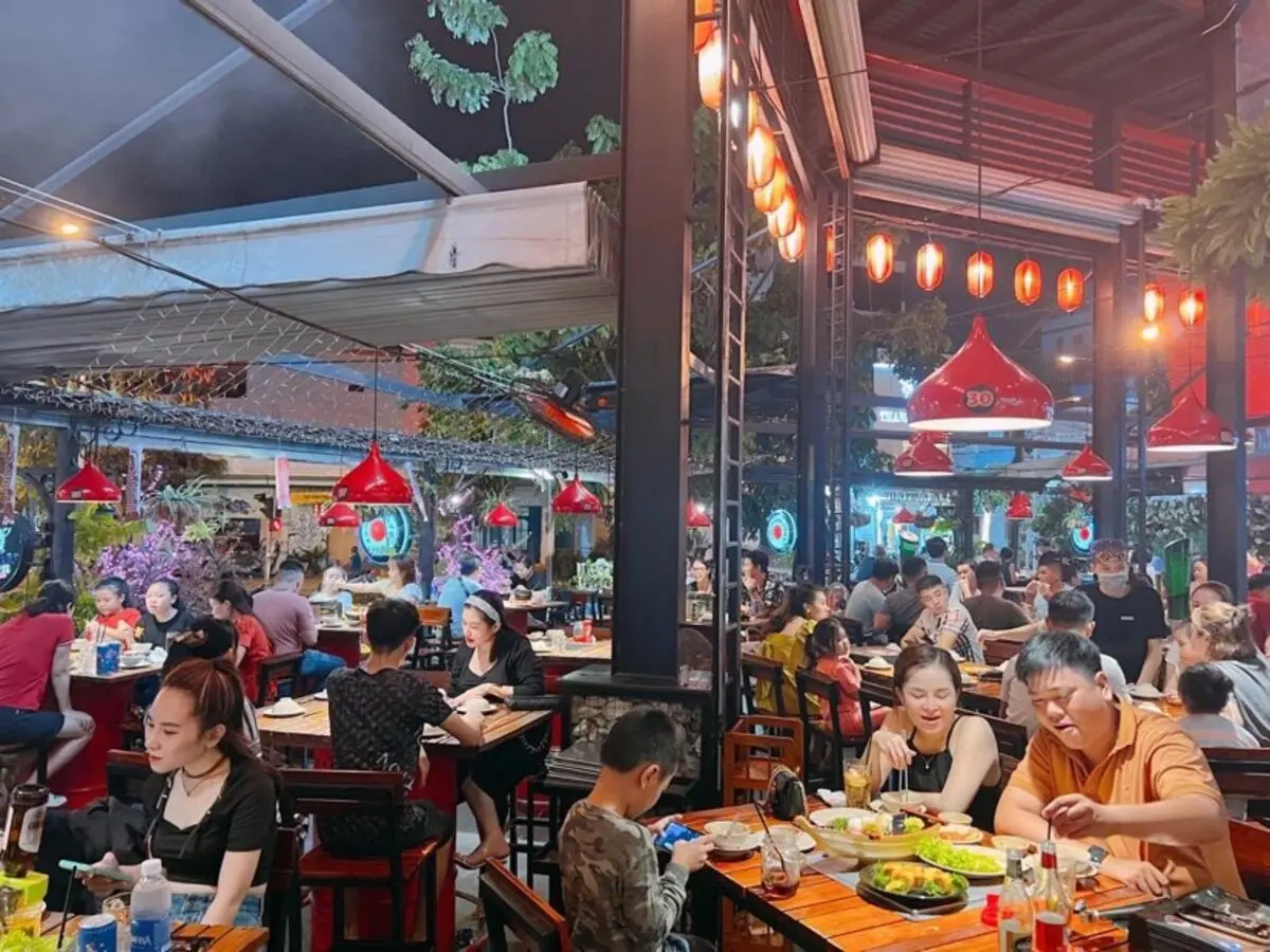 Phố nướng Tokyo, địa điểm thu h&uacute;t giới trẻ mới nhất tại B&igrave;nh Dương 4