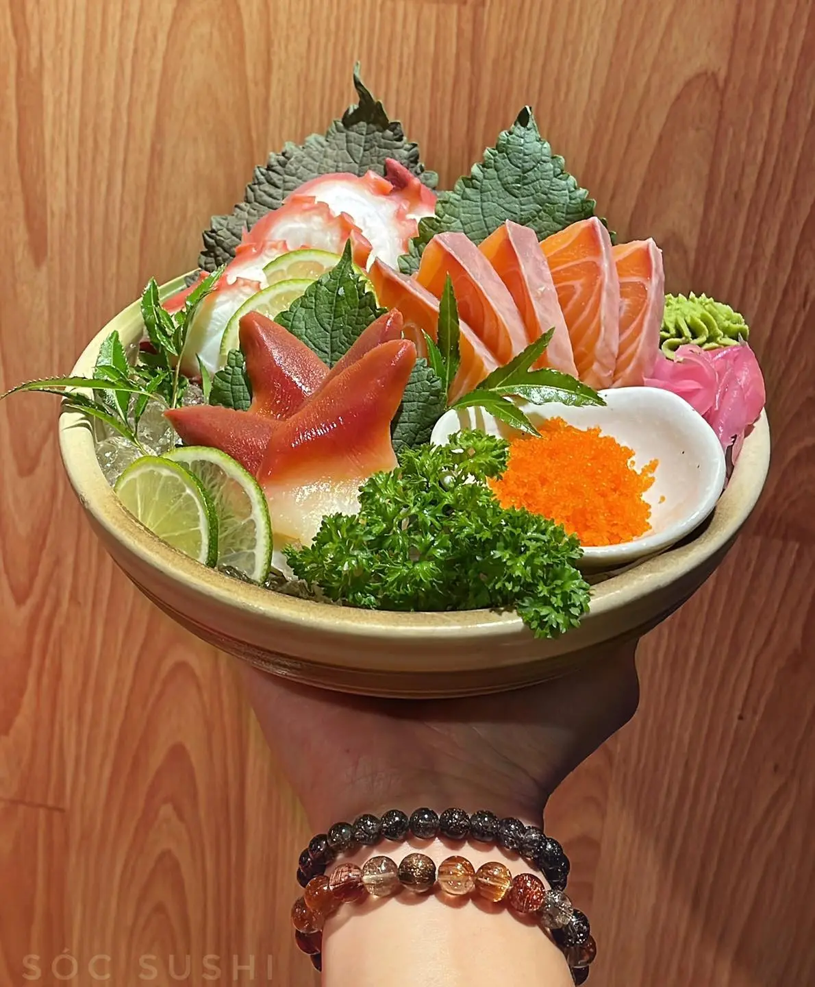 S&oacute;c Sushi, một trong những qu&aacute;n ngon B&igrave;nh Dương thuộc phong c&aacute;ch Nhật Bản 7