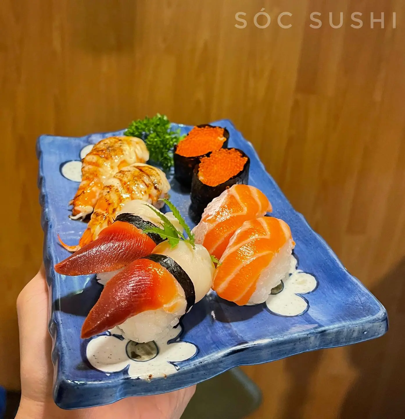 S&oacute;c Sushi, một trong những qu&aacute;n ngon B&igrave;nh Dương thuộc phong c&aacute;ch Nhật Bản 10