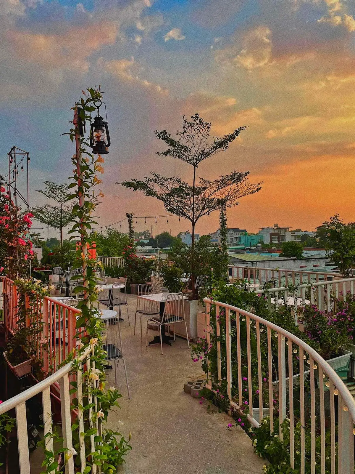 Sống ảo tại The T&iacute;n Coffee Tea, qu&aacute;n c&agrave; ph&ecirc; B&igrave;nh Dương view đẹp nức tiếng 7