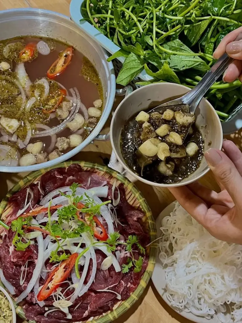 Thưởng thức B&ograve; nh&uacute;ng mắm ruốc, đặc sản trứ danh ngon đậm đ&agrave; 10