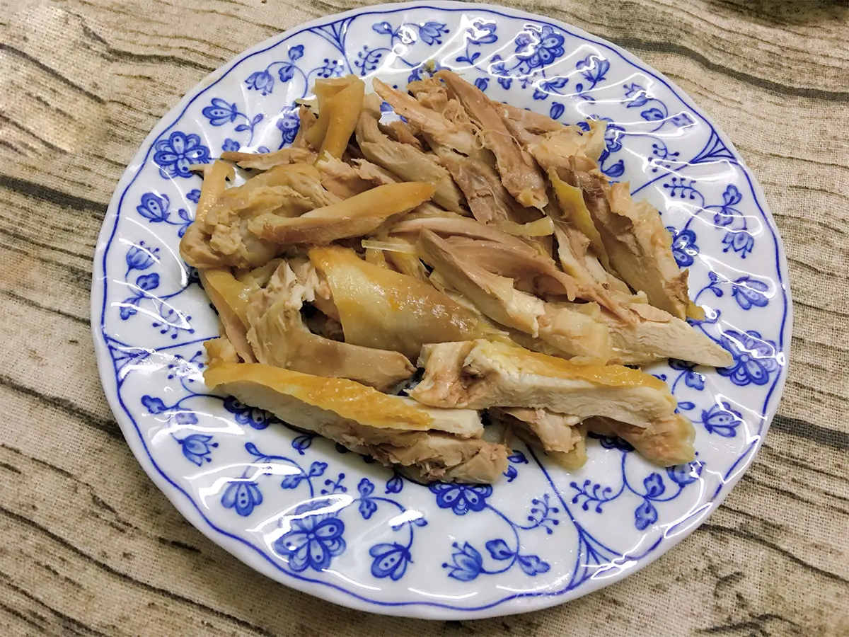Thưởng thức gỏi g&agrave; măng cụt thơm ngon, gi&ograve;n ngọt 3