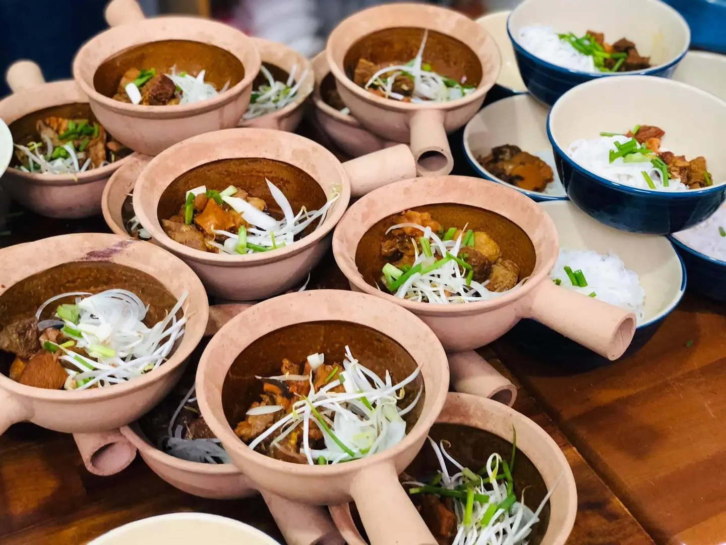 Tiệm b&ograve; kho ni&ecirc;u, qu&aacute;n ăn b&igrave;nh d&acirc;n nổi tiếng ở th&agrave;nh phố Thủ Dầu Một 6