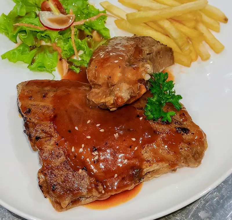 Ghé Piichi Steak tha hồ thưởng thức những món bít tết thơm ngon