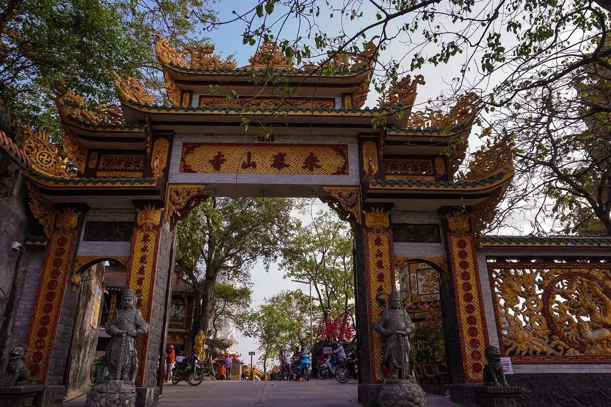 Bật m&iacute; c&aacute;ch di chuyển đến ch&ugrave;a Ch&acirc;u Thới cho hội đam m&ecirc; du lịch 3