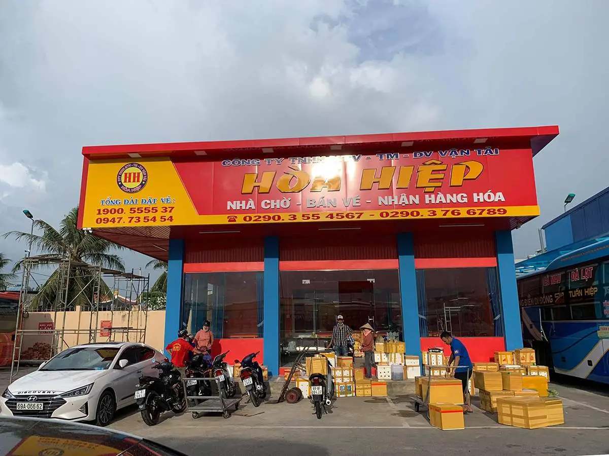 Điểm danh Xe kh&aacute;ch từ HCM đến B&igrave;nh Dương chất lượng nhất 3