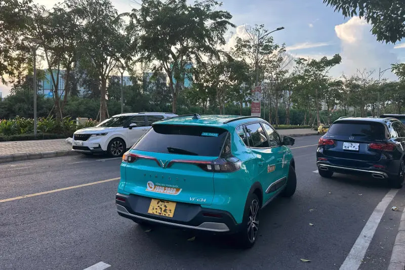 Top 6 h&atilde;ng taxi Dĩ An chất lượng, gi&aacute; rẻ v&agrave; phục vụ 24/7 7