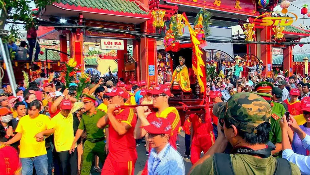 Ch&ugrave;a B&agrave; Thi&ecirc;n Hậu, linh thi&ecirc;ng v&ugrave;ng đất B&igrave;nh Dương 4
