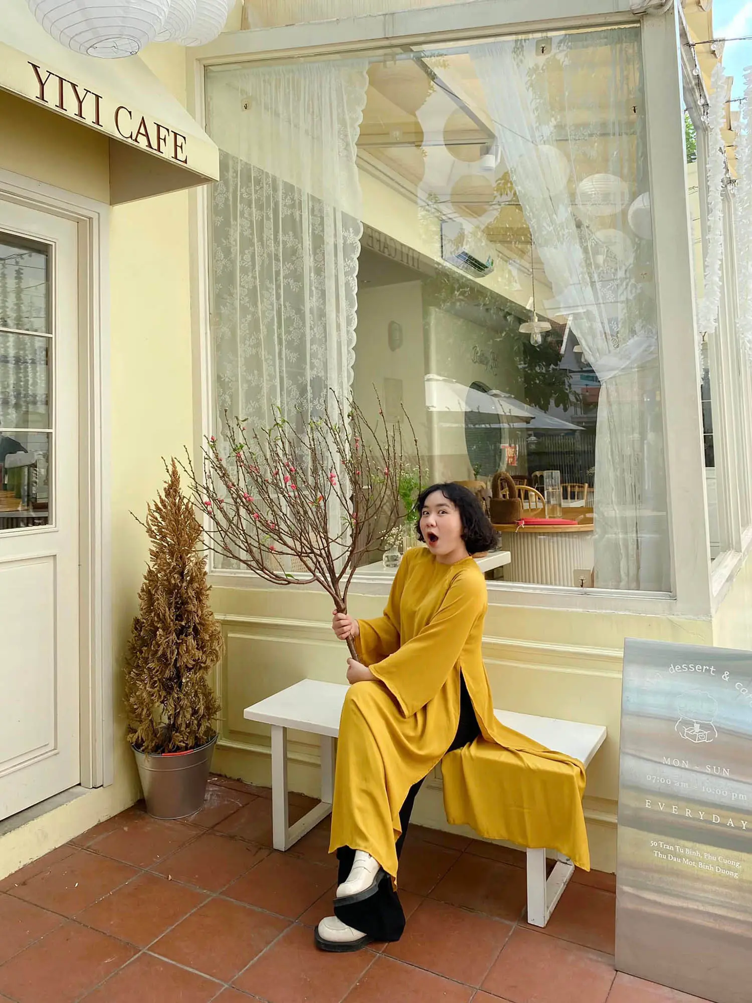 Kh&aacute;m ph&aacute; YIYI Dessert Cafe c&ugrave;ng c&ocirc; n&agrave;ng Th&aacute;nh Mỹ 9