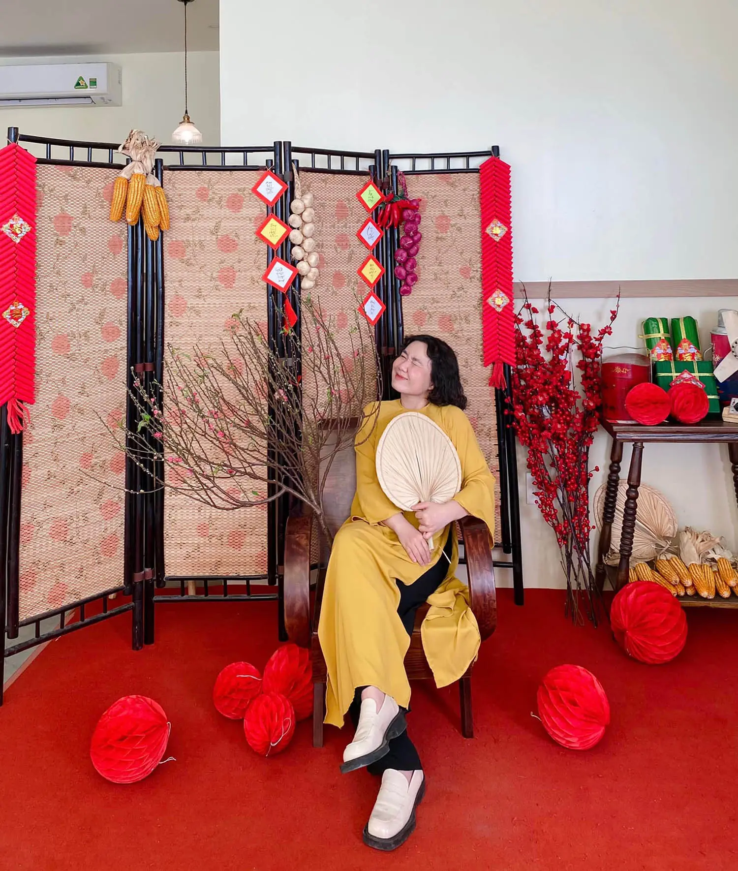 Kh&aacute;m ph&aacute; YIYI Dessert Cafe c&ugrave;ng c&ocirc; n&agrave;ng Th&aacute;nh Mỹ 8
