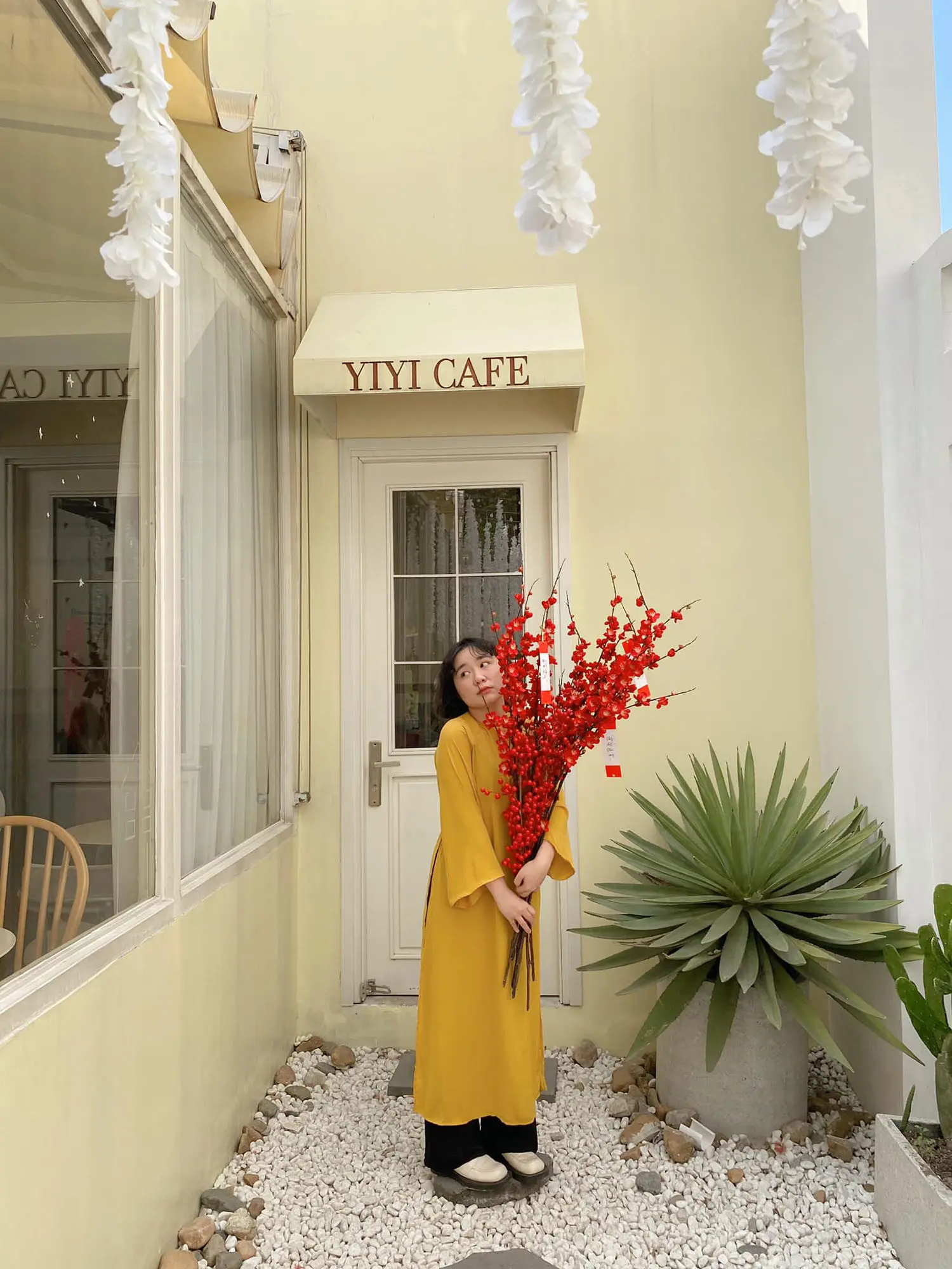 Kh&aacute;m ph&aacute; YIYI Dessert Cafe c&ugrave;ng c&ocirc; n&agrave;ng Th&aacute;nh Mỹ 15