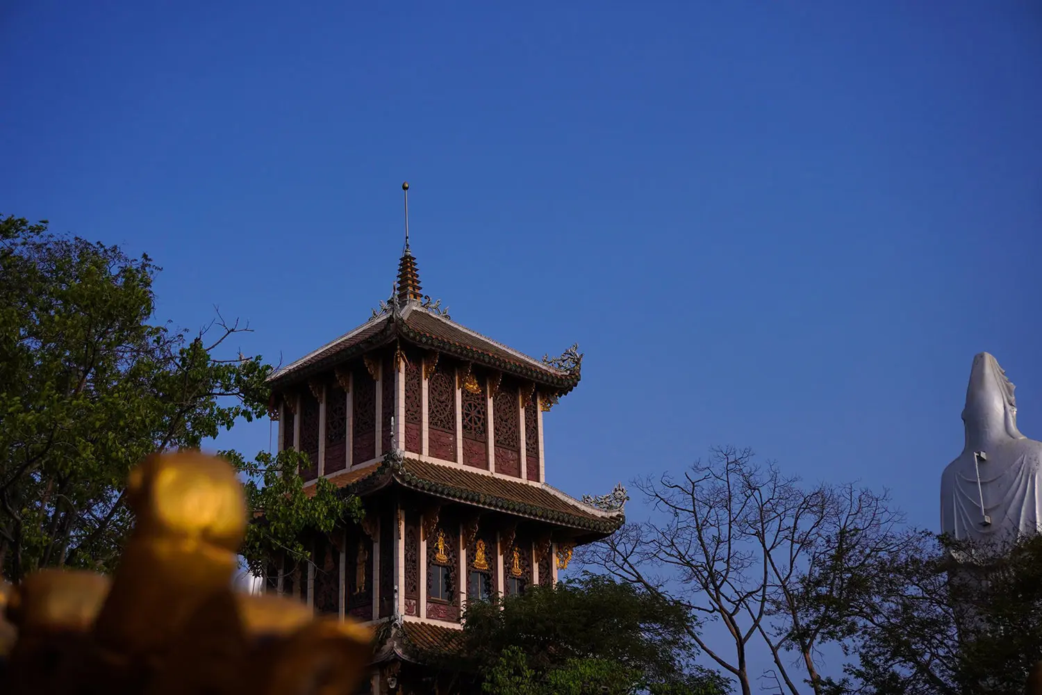Kinh nghiệm kh&aacute;m ph&aacute; ch&ugrave;a Ch&acirc;u Thới cho hội đam m&ecirc; du lịch 6