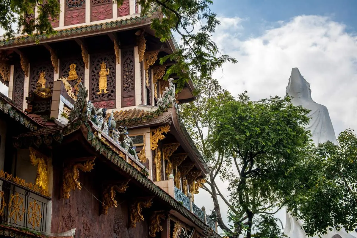 Kinh nghiệm kh&aacute;m ph&aacute; ch&ugrave;a Ch&acirc;u Thới cho hội đam m&ecirc; du lịch 8