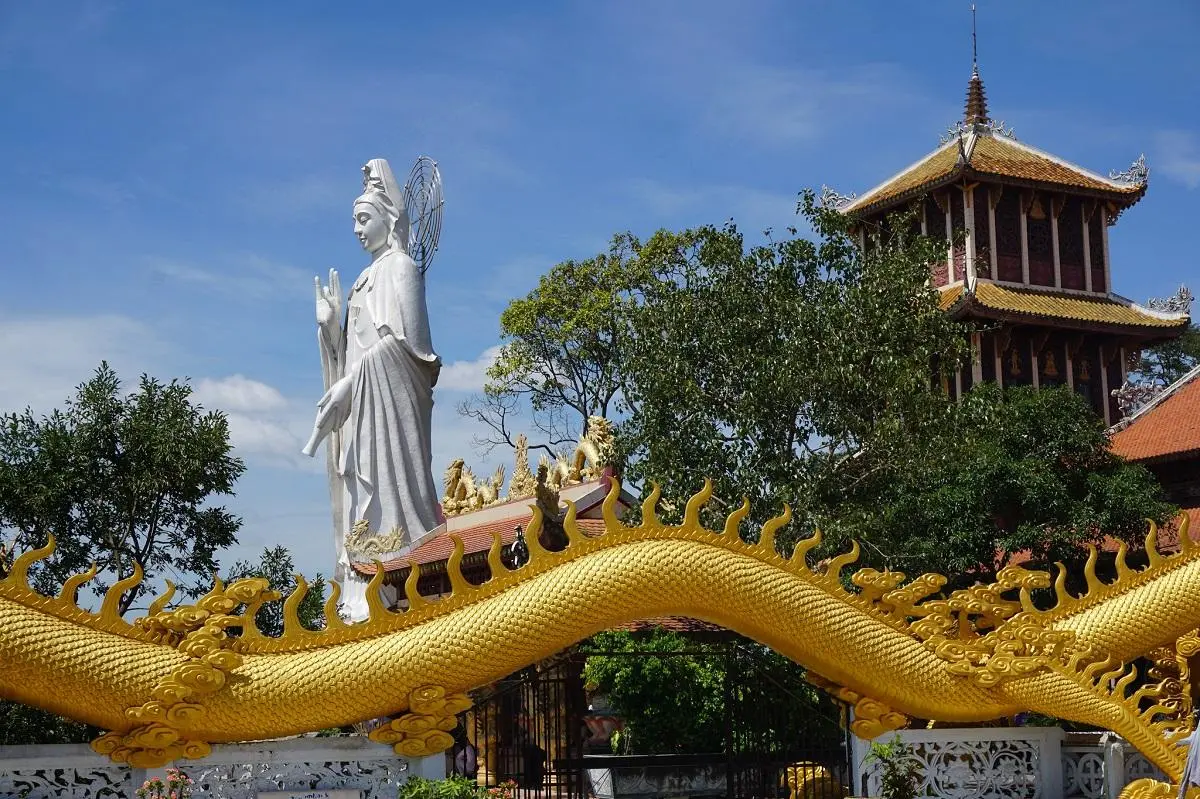 Kinh nghiệm kh&aacute;m ph&aacute; ch&ugrave;a Ch&acirc;u Thới cho hội đam m&ecirc; du lịch 7