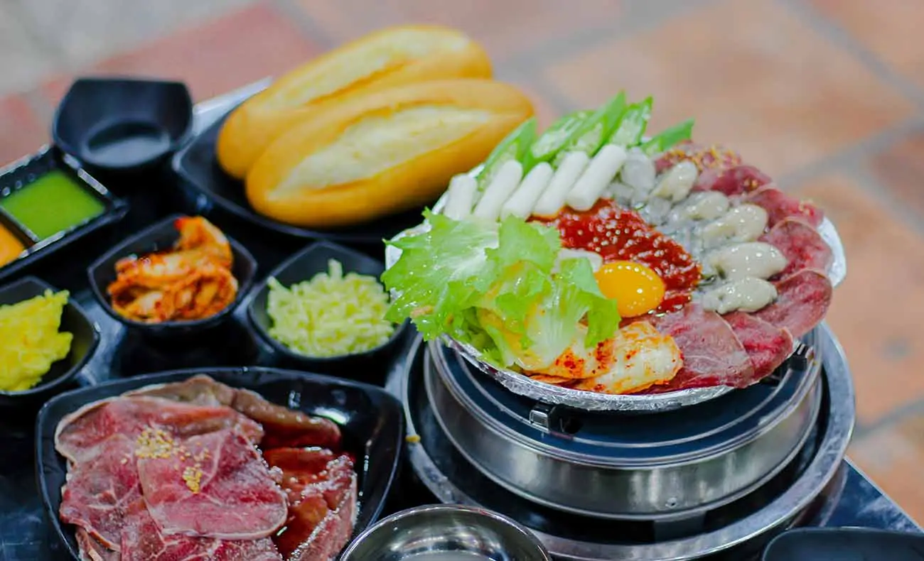 Bò sốt hẻm quán ăn thu hút giới trẻ Bình Phước