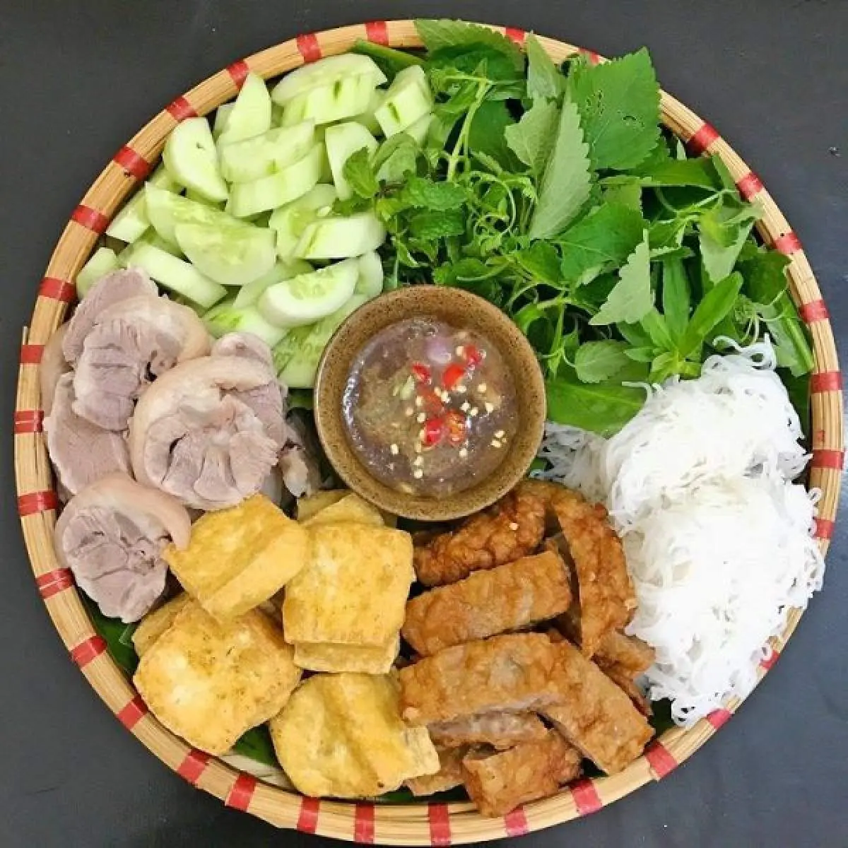 Bỏ t&uacute;i Top qu&aacute;n b&uacute;n đậu mắm t&ocirc;m B&igrave;nh Phước d&agrave;nh cho t&iacute;n đồ ẩm thực 4