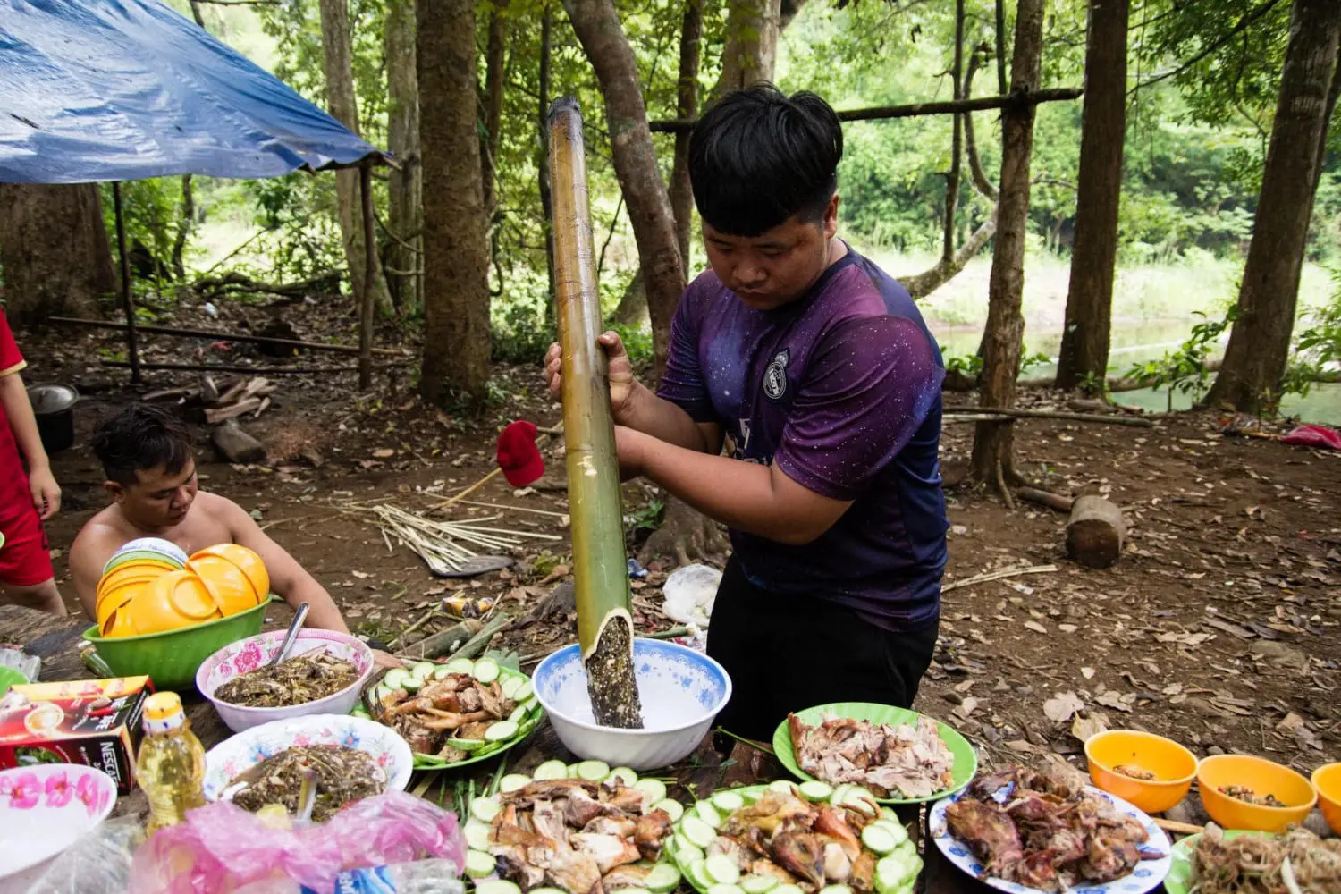 Canh thụt độc đ&aacute;o khiến nhiều người m&ecirc; mẩn ở B&igrave;nh Phước 2
