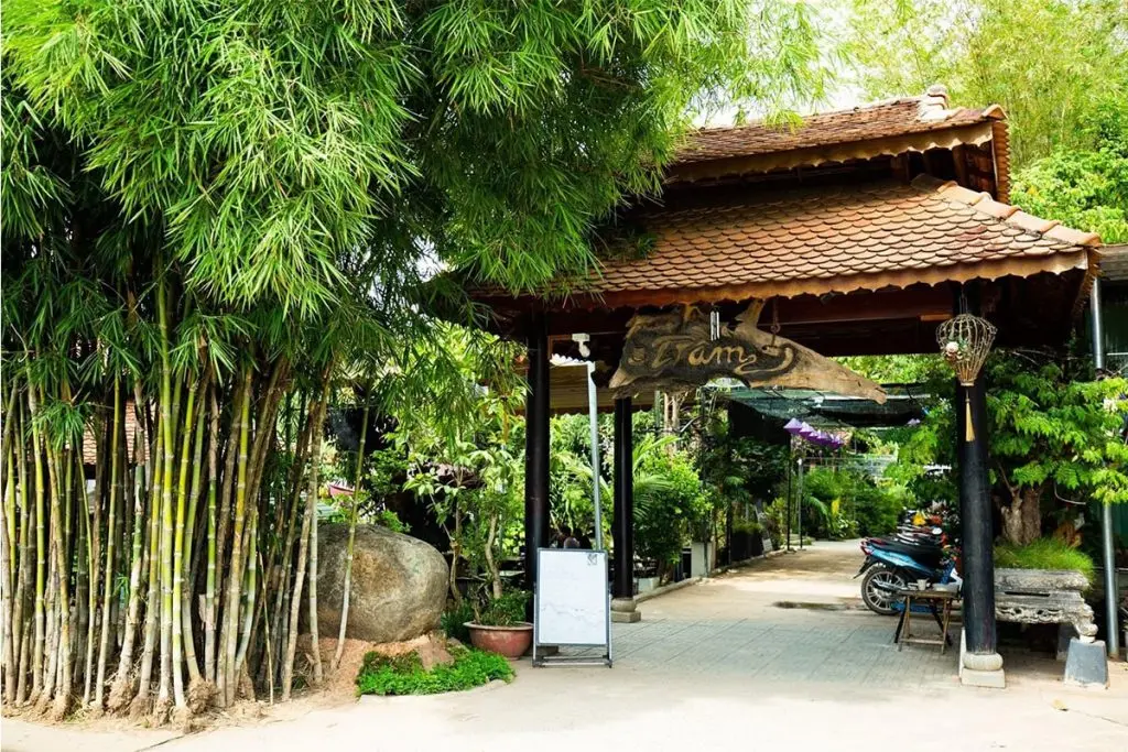 Đến Trầm Koi Garden Coffee tận hưởng kh&ocirc;ng gian nh&agrave; vườn an tĩnh 8