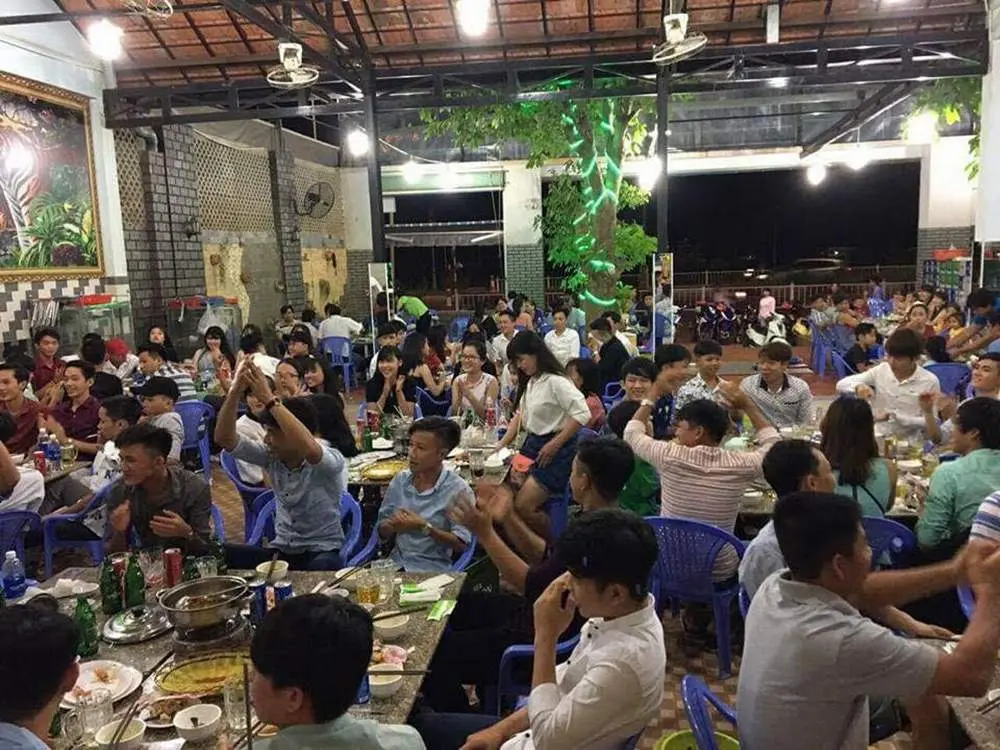 Gh&eacute; đến hải sản A Cọp thưởng thức những m&oacute;n ăn si&ecirc;u hấp dẫn 2
