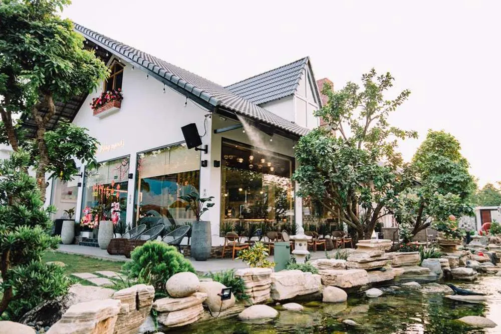 Gh&eacute; Đồng Xanh Cafe thưởng thức kh&ocirc;ng gian s&acirc;n vườn đẹp nhất B&igrave;nh Phước 2