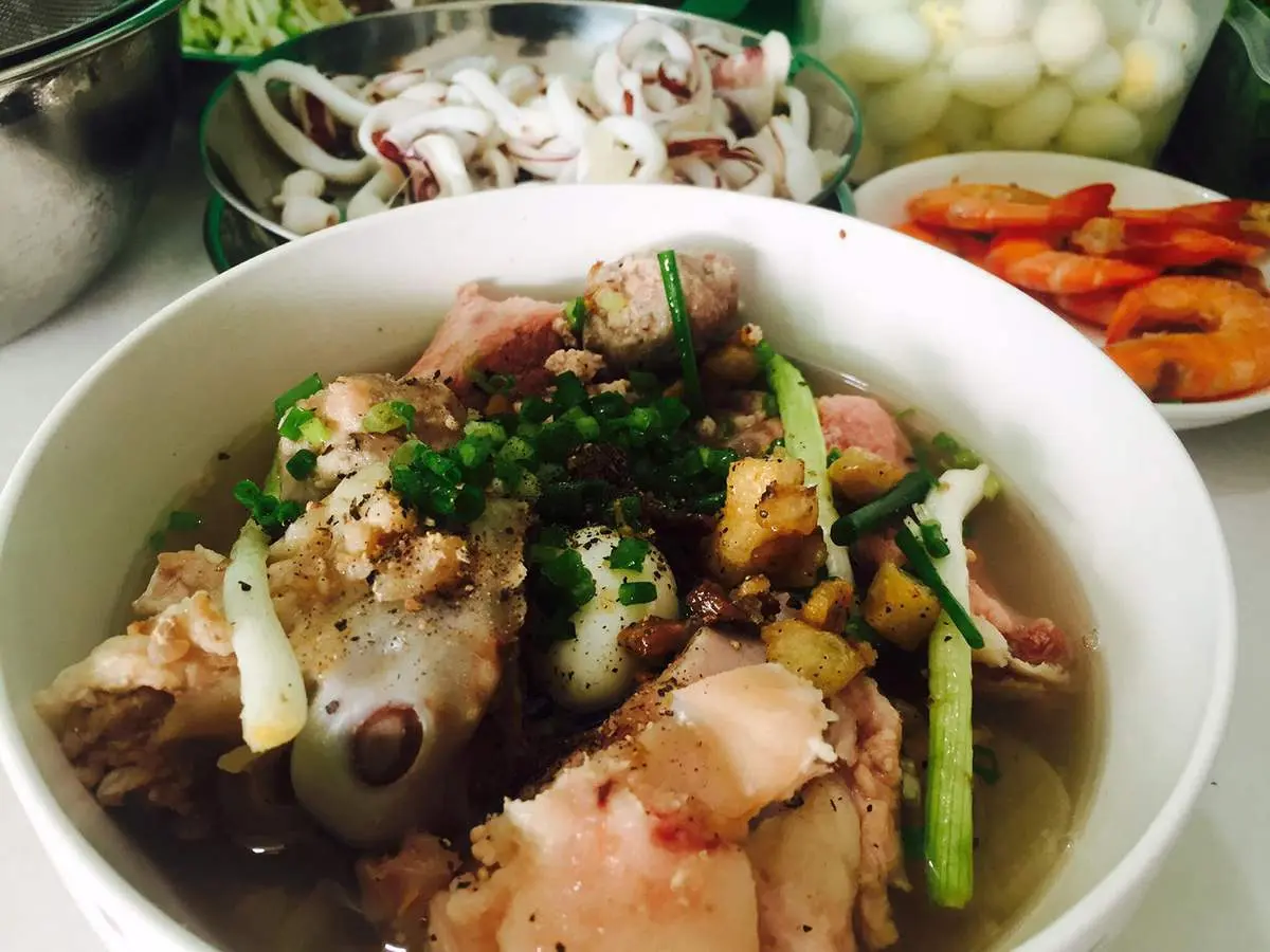 Gh&eacute; Hủ tiếu mực n&agrave;ng Kiều thưởng thức hương vị nức tiếng gần xa 5