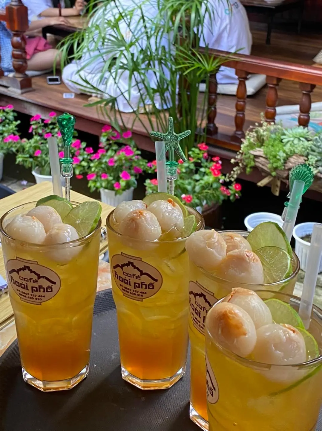 Kh&aacute;m ph&aacute; qu&aacute;n Cafe Ho&agrave;i Phố mang phong c&aacute;ch retro tại Đồng Xo&agrave;i 3
